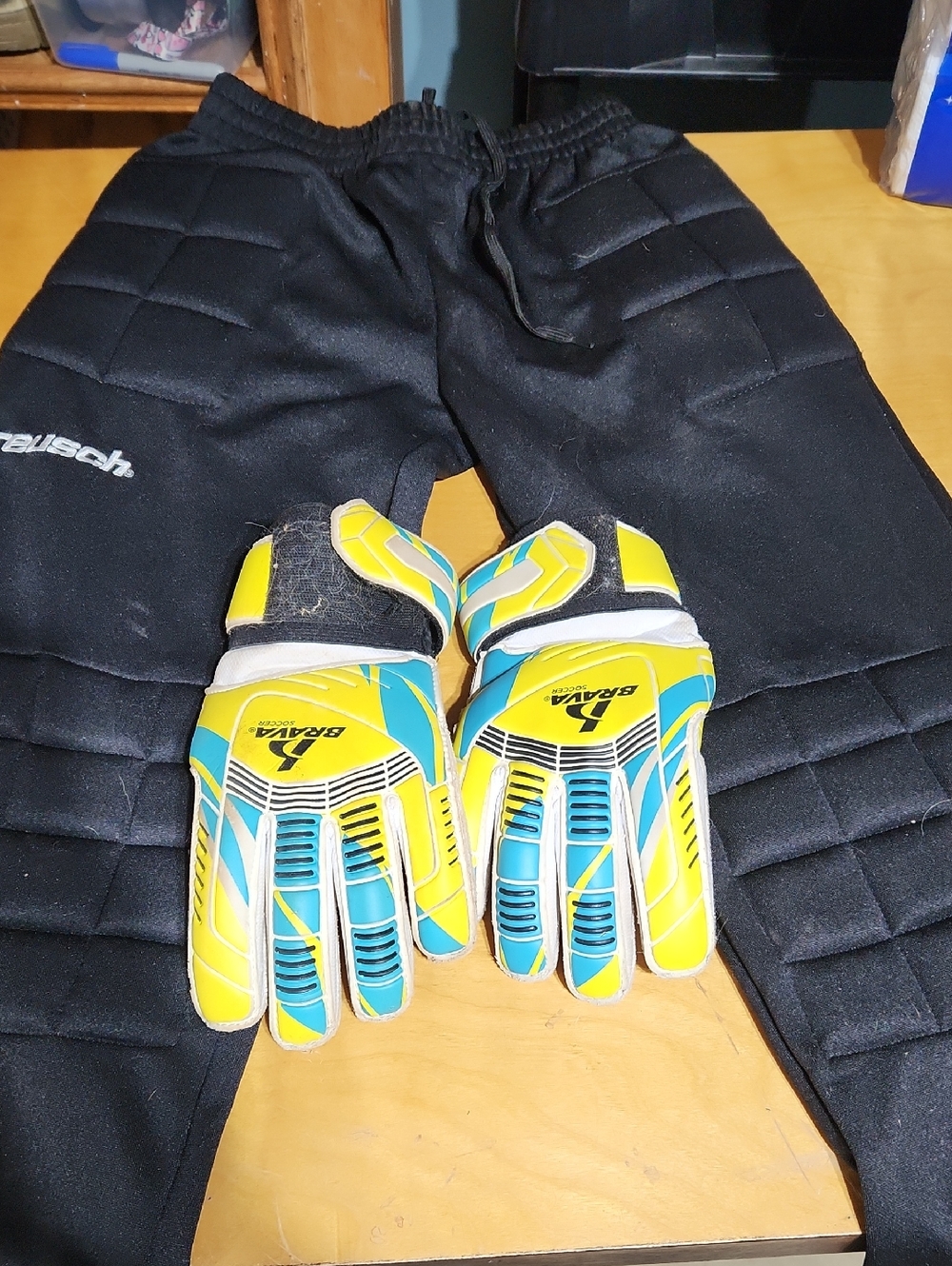 Brava Goalkeeper Gloves And Youth Large Goal Keeper Pants Yellow & Teal